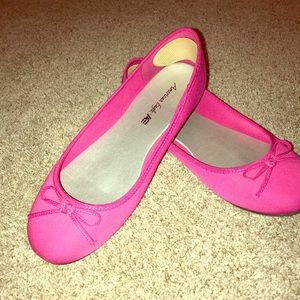 American Eagle hot pink flats
